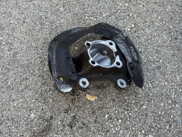 bontott BMW 3 F30-F35 Jobb első Csonkállvány