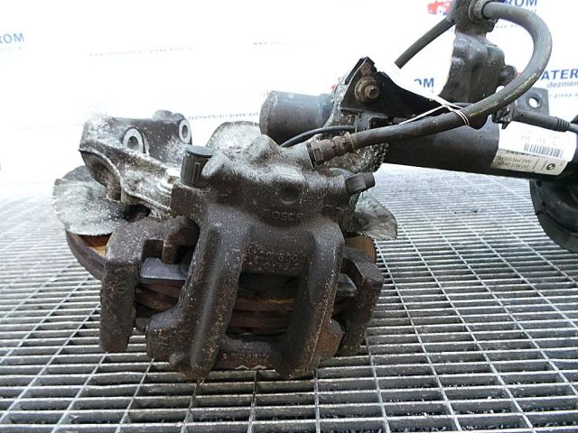 bontott BMW 3 F30-F35 Jobb első Féknyereg Munkahengerrel