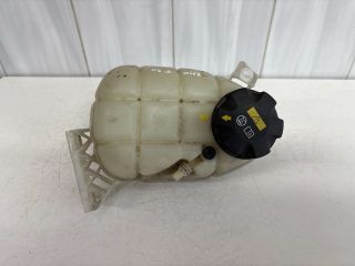 bontott BMW 3 F30-F35 Kiegyenlítő Tartály