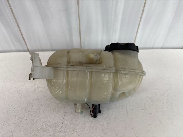 bontott BMW 3 F30-F35 Kiegyenlítő Tartály