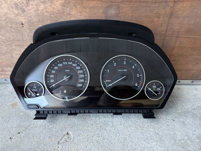 bontott BMW 3 F30-F35 Kilométeróra