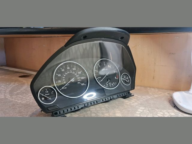 bontott BMW 3 F30-F35 Kilométeróra