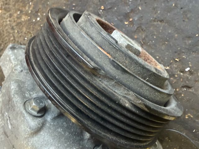 bontott BMW 3 F30-F35 Klímakompresszor