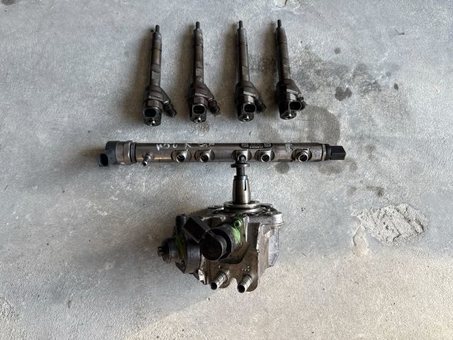 bontott BMW 3 F30-F35 Porlasztó Sor / Híd