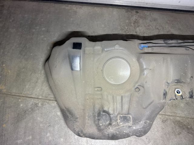 bontott BMW 3 F30-F35 Tank