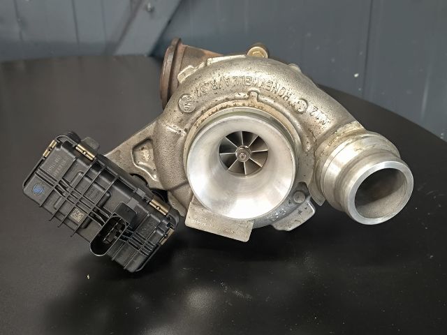 bontott BMW 3 F30-F35 Turbó