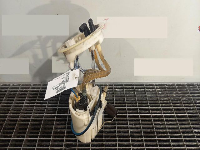 bontott BMW 3 F30-F35 Üzemanyag Szivattyú