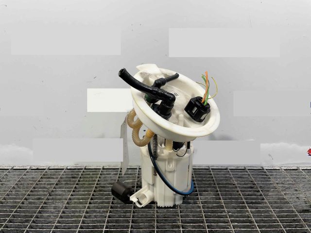 bontott BMW 3 F30-F35 Üzemanyag Szivattyú