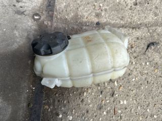 bontott BMW 3 F30-F35 Kiegyenlítő Tartály