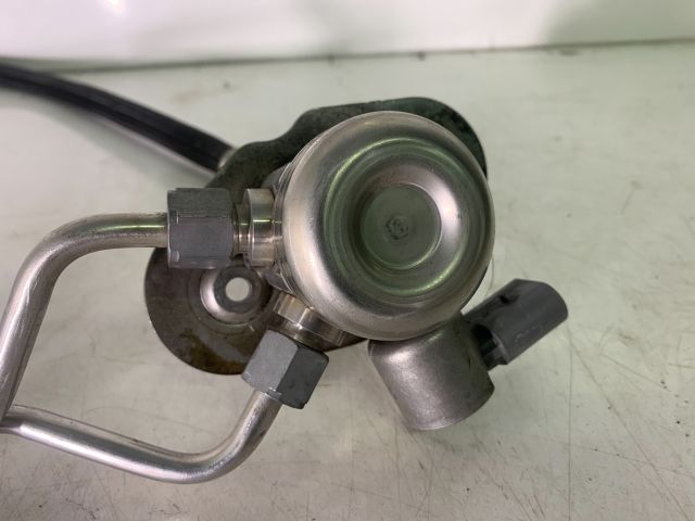 bontott BMW 3 F30-F35 Nagynyomású Szivattyú