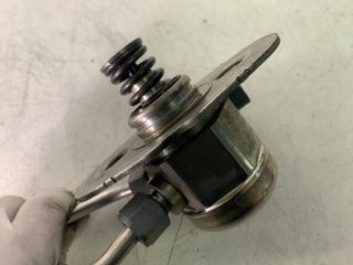 bontott BMW 3 F30-F35 Nagynyomású Szivattyú