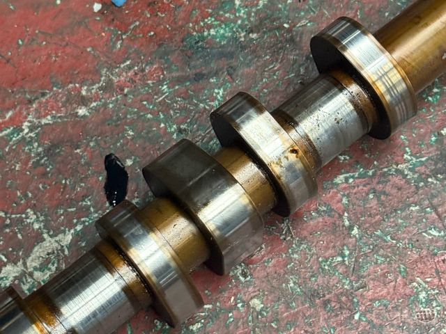 bontott BMW 3 F30-F35 Kipufogó Vezérműtengely