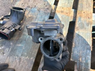 bontott BMW 3 F30-F35 Fojtószelep (Elektromos)