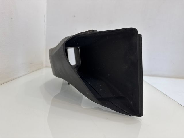 bontott BMW 3 F30-F35 Jobb első Fék Hűtő Cső