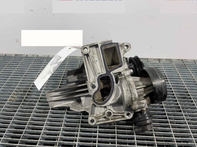 bontott BMW 3 F30-F35 Vízpumpa