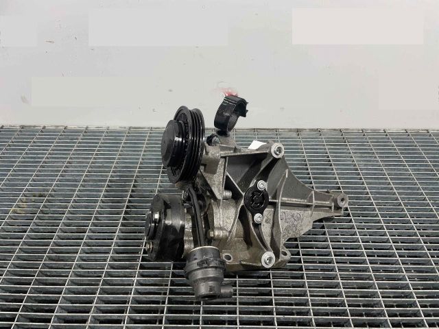 bontott BMW 3 F30-F35 Vízpumpa