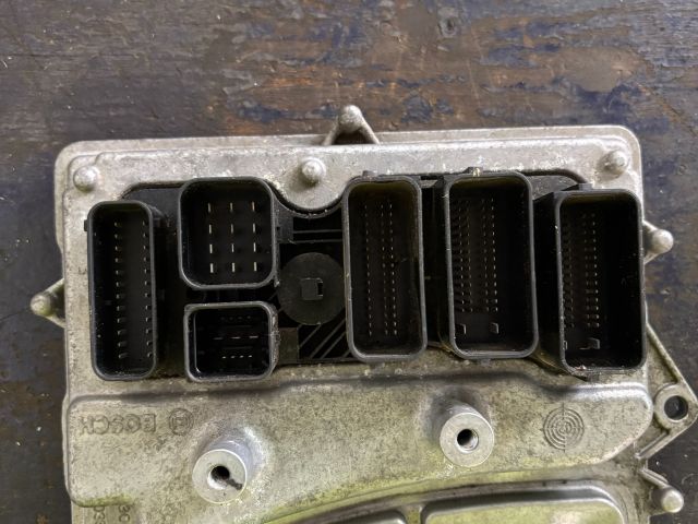 bontott BMW 3 F30-F35 Motorvezérlő