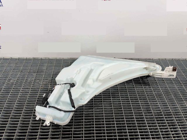 bontott BMW 3 F30-F35 Ablakmosó Tartály