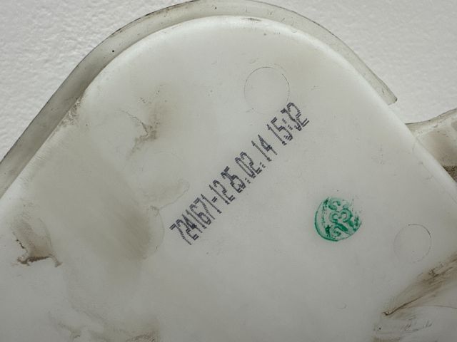 bontott BMW 3 F30-F35 Ablakmosó Tartály