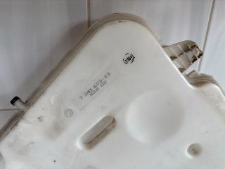 bontott BMW 3 F30-F35 Ablakmosó Tartály