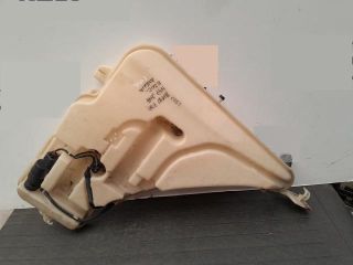 bontott BMW 3 F30-F35 Ablakmosó Tartály