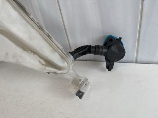 bontott BMW 3 F30-F35 Ablakmosó Tartály