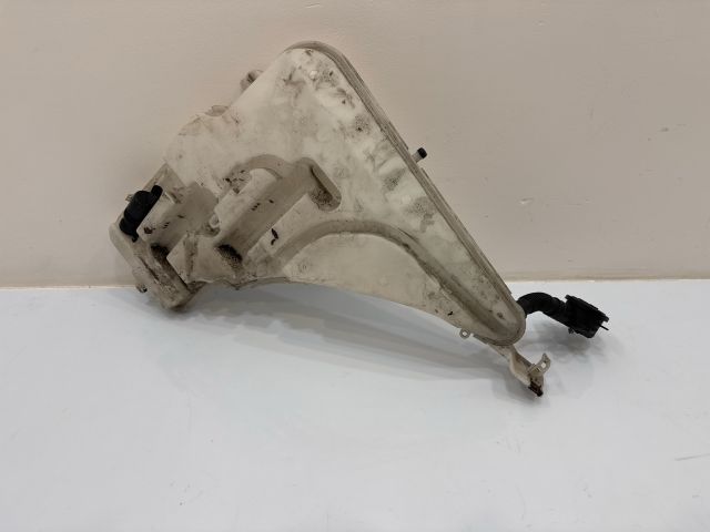 bontott BMW 3 F30-F35 Ablakmosó Tartály