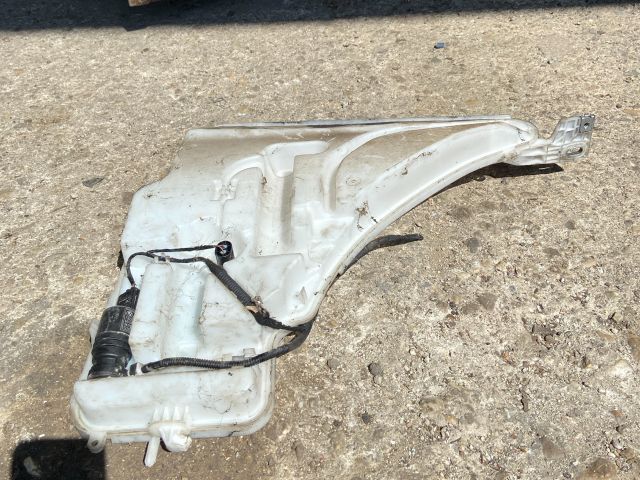 bontott BMW 3 F30-F35 Ablakmosó Tartály