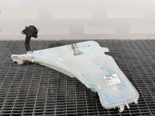 bontott BMW 3 F30-F35 Ablakmosó Tartály