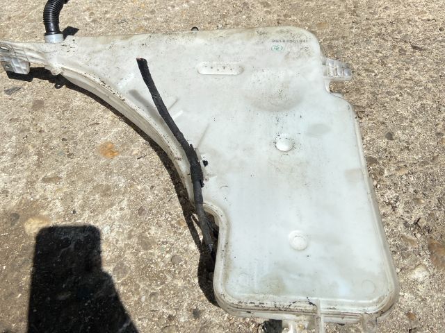 bontott BMW 3 F30-F35 Ablakmosó Tartály