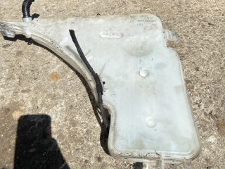 bontott BMW 3 F30-F35 Ablakmosó Tartály