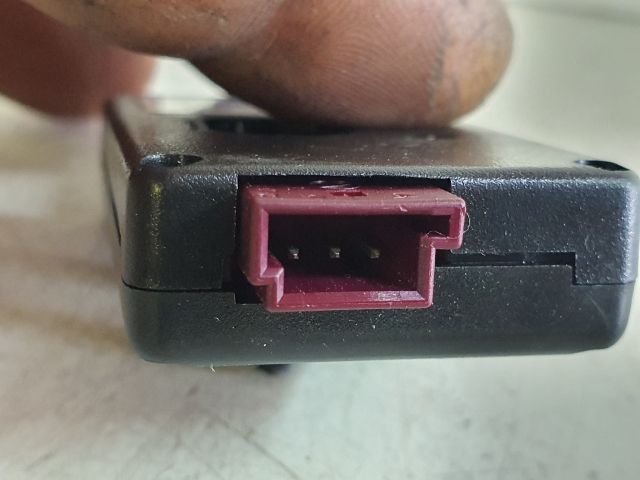 bontott BMW 3 F30-F35 Antenna Erősítő