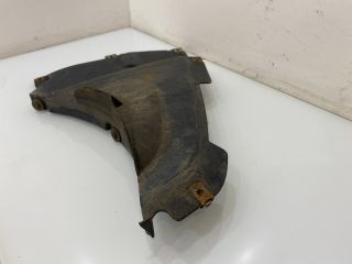 bontott BMW 3 F30-F35 Bal első Dobbetét (Kerékjárati, Műanyag)