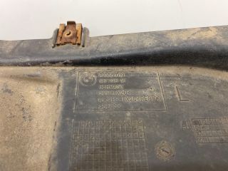 bontott BMW 3 F30-F35 Bal első Dobbetét (Kerékjárati, Műanyag)