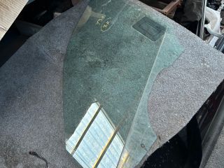 bontott BMW 3 F30-F35 Bal első Fixüveg (Ajtóban)