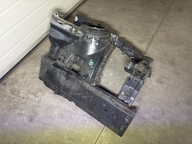 bontott BMW 3 F30-F35 Bal első Hossznyúlvány