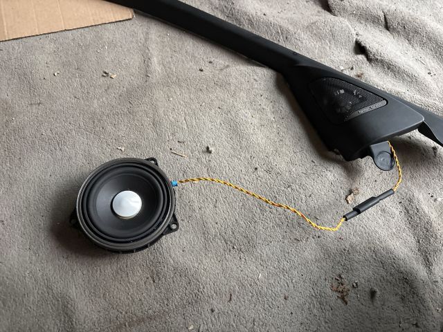 bontott BMW 3 F30-F35 Bal első Kis Hangszóró Burkolat