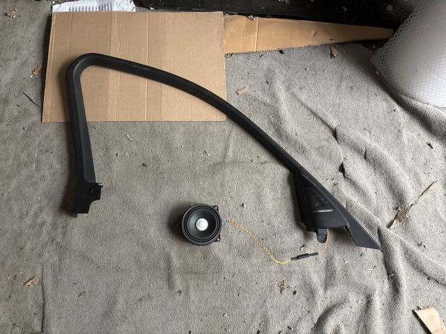 bontott BMW 3 F30-F35 Bal első Kis Hangszóró Burkolat