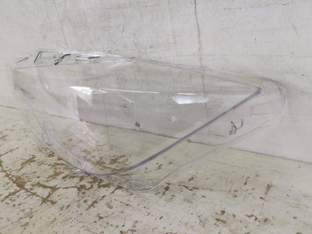 bontott BMW 3 F30-F35 Bal első Lámpabúra