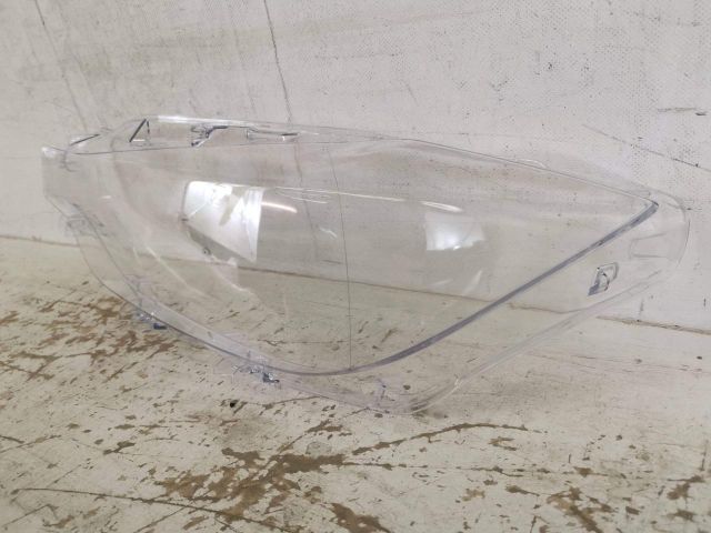 bontott BMW 3 F30-F35 Bal első Lámpabúra