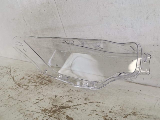 bontott BMW 3 F30-F35 Bal első Lámpabúra