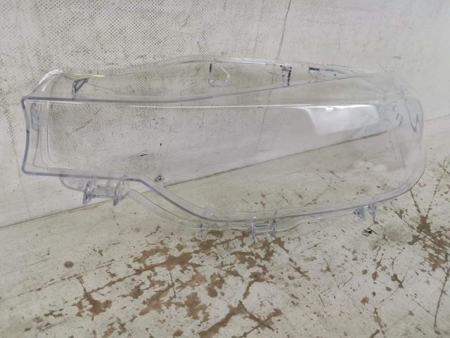 bontott BMW 3 F30-F35 Bal első Lámpabúra