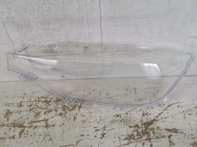 bontott BMW 3 F30-F35 Bal első Lámpabúra