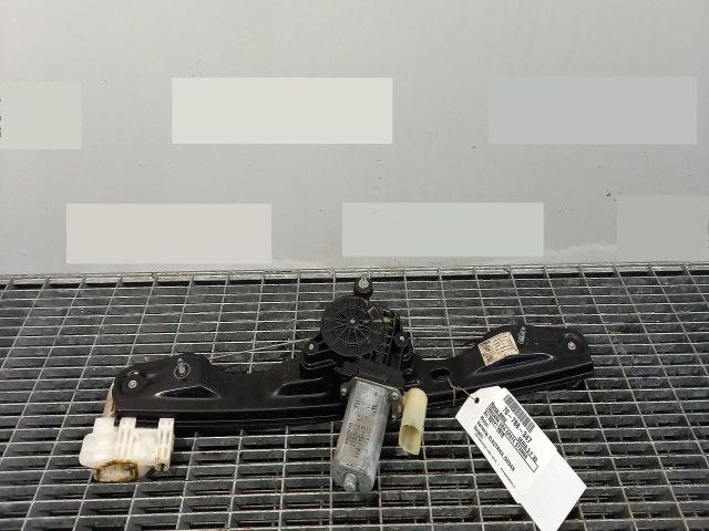 bontott BMW 3 F30-F35 Bal hátsó Ablakemelő Szerkezet (Elektromos)