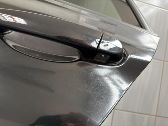 bontott BMW 3 F30-F35 Bal hátsó Ajtó (Részeivel)