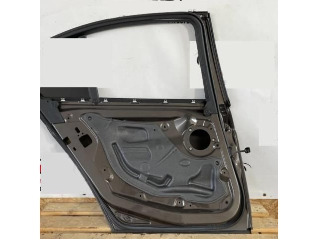 bontott BMW 3 F30-F35 Bal hátsó Ajtó (Üres lemez)