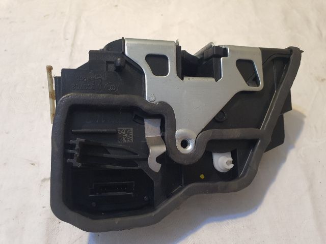 bontott BMW 3 F30-F35 Bal hátsó Ajtózár