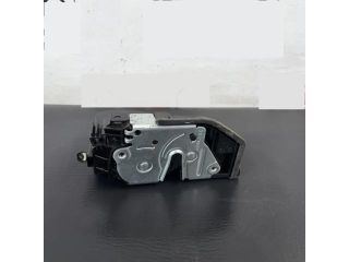 bontott BMW 3 F30-F35 Bal hátsó Ajtózár