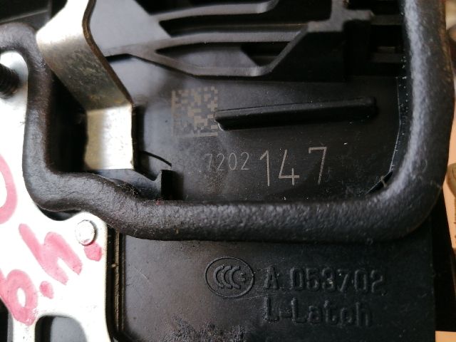 bontott BMW 3 F30-F35 Bal hátsó Ajtózár