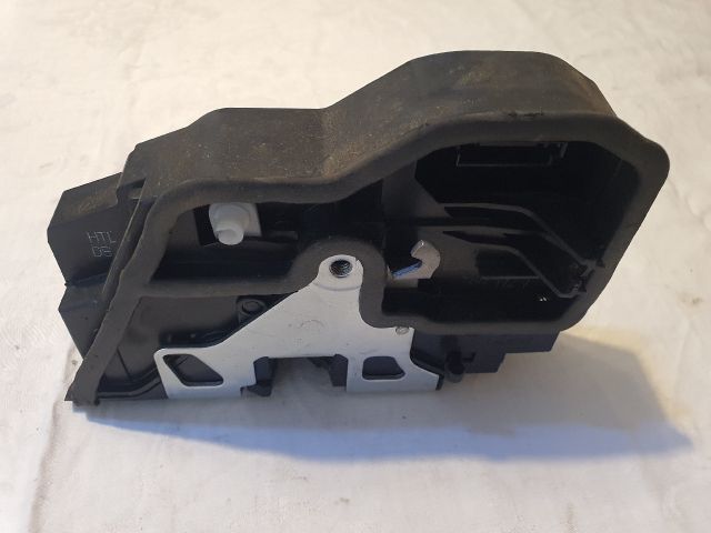 bontott BMW 3 F30-F35 Bal hátsó Ajtózár